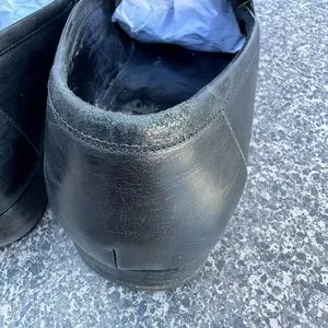 Gucci | Shoes | Vintage Gucci Black Leather G Logo Detail  display picture 1
